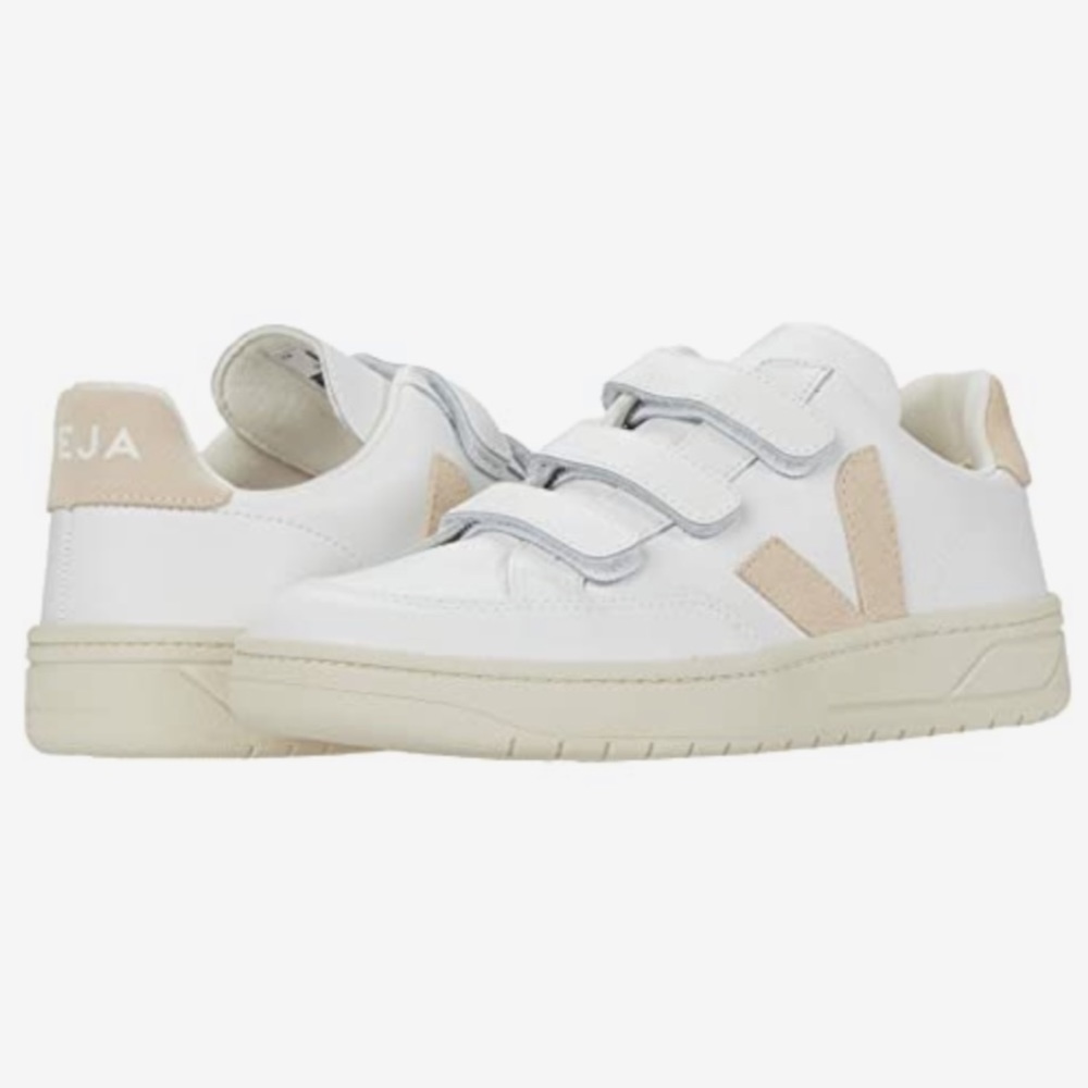 VEJA V-LOCK SNEAKERS Size 8 (Euro 39)